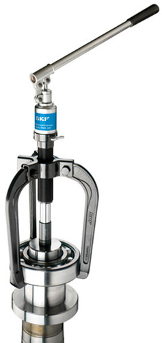 SKF TMHP 10E Hydraulic jaw puller kit for bearing dismounting with safety valve
