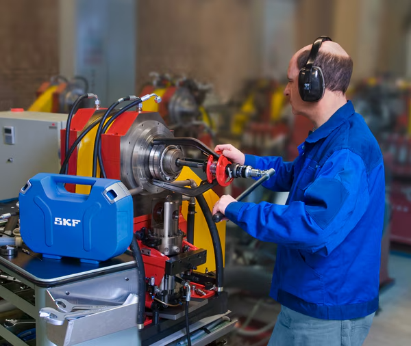 SKF  TMMA 100H, EasyPull hydraulic puller, safest bearing dismounting tools