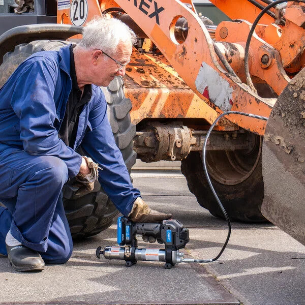 SKF TLGB21/110v Battery driven grease gun durable, ergonomic design